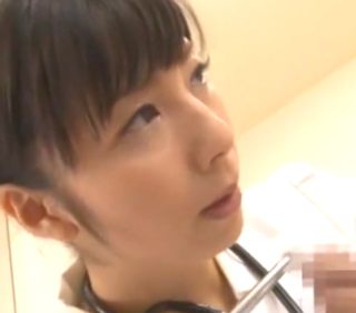 『48歳美熟女看護師が患者のちんぽにしゃぶりつく・一条綺美香』「こんなに勃起して…治療中なのに…」