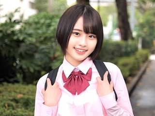 【素人ナンパ】「えっ！何で触るの！？」CカップおっぱいだというショートヘアJKが生チンポでマンコ突かれる！