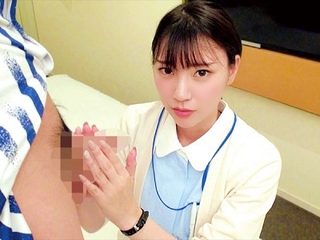《企画》超可愛い現役看護婦が可愛そうなＤＴに濃厚キスやご奉仕手コキ♫♫ホーケイちんぽを皮剥きしたら癒し系まんこに本番挿入