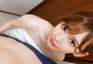 ねぇ…生でしてイイよ♡妹の彼氏の耳元で淫語を囁き寝取り誘惑する美乳おっぱいの淫乱お姉さん♡メス丸出しの即ハメおねだり