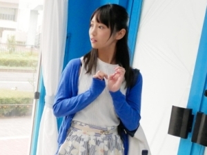 清楚そうなJDが100の質問中にいきなりデカチン即ハメされる！細身ボディのJDの腰を掴み強引にガン突きされる！