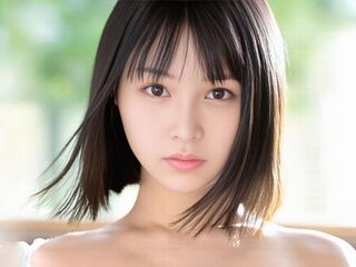 B90‼W55‼H90‼ 色白清楚な美少女が赤面羞恥の初撮りAVデビュー！エロ巨乳おっぱいを乳揺れさせるデカ尻騎乗位♡