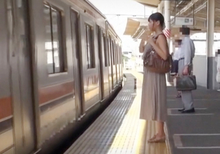 【電車・痴カン】「いやっ！いやぁ！」スレンダー巨乳おっぱい美人お姉さんが汗だくでガクガクアクメ！チンポつっこまれる！