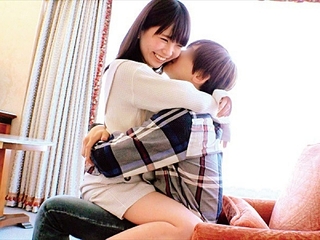 【素人】馬乗りになってJDと騎乗位で素股！清楚なJDをナンパして汁まみれのゴムなし孕ませSEX