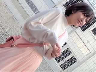 【素人ナンパ】幼いルックスの美少女を声かけGET！ロリフェイスな可愛いデカパイ女子が巨チン生挿入される！
