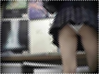盗撮人妻｜パンチラ凝視映像！人妻風女性のお色気絶対領域の正面撮りと制服女子校生の食い込み純白パンティｗｗｗｗｗ
