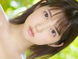 【AVデビュー】佐◯◯希二世とまで言われた正統派美少女タレントがまさかのAV出演！恥じらいながら服を脱ぎ捨てる！