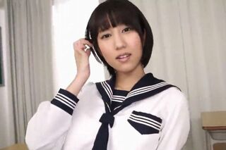 JK湊莉久が白人男性の巨根をフェラ抜きして精子ごっくん