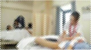覗かれてるのを知らずエッチな看護をするナースがJK二人に笑われながら射精するところまで見られた件