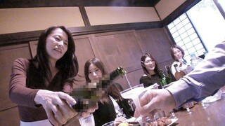 爆乳おっぱいの奥さんと忘年会!全裸で羞恥全開の不倫まんこを突きまくる