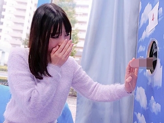 カレシのチンポを当ててみよ♥「大きくなってないとわからない」アイドル級のスレンダー美女に中出しｗ