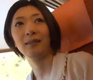 もう後戻りできない不倫旅行！硬い他人棒で貫かれ豹変してしまう人妻