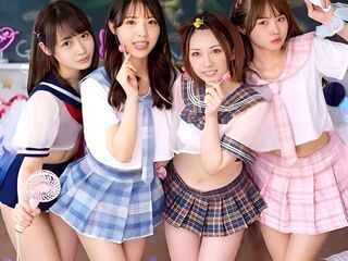 ＜女子校生＞エロ貧乳JKがコスプレ模擬店で暴走！ドS痴女なハーレム乱交で乳首舐め手コキ…連続射精×連続中出しでM男いじめ