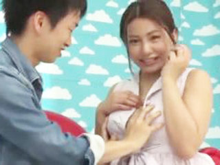 「ぇ‥本当に童貞なの‥？ｗ」童貞クンを筆おろししてあげる美人妻