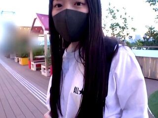 【色白×素人】色白ピンク乳首アイドル級ロリ美少女がセックス！柔らか美巨乳ぷるぷるガン突きっくす！