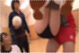 ママさんバレーのおばちゃんがエロコーチに遊ばれ熟れた身体をブルマずらしてデカチンを突っ込まれる！