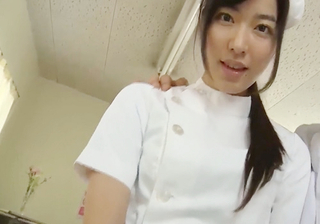【ナースｘくぱぁ】「奥まで見てほしぃ…♡」スレンダー巨乳おっぱいの清楚美人なお姉さんナースがマンコのビラビラ御開帳！