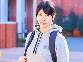 ピチピチの身体からドスケベがもれている美乳ＪＤがチェリー君とあそんでいるんだけど……