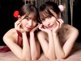 ＜メンズエステ＞貧乳＆巨乳なエロ痴女セラピの羞恥なM男いじめ！顔面騎乗…乳首舐め手コキでデカチンを挑発し男潮調教♡＜3P＞