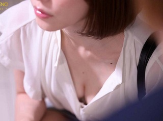 【OL胸チラ】困惑しながら鬼畜男のちんぽをしゃぶり回してぶち込まれる美人