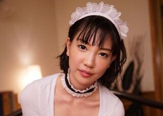 無防備なおっぱいチラリするメイド(鈴木心春)にマッサージしてもらいセックスする