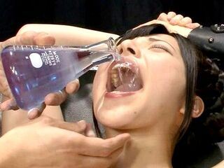 ＜大量潮吹き＞監禁拘束のSM拷問！鬼畜の媚薬キメセク調教！肉便器奴隷にしたロリ巨乳を電流凌辱…羞恥お漏らしで白目痙攣イキ