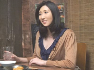【連れ込み】相席居酒屋で捕まえた素人奥さんを盗撮隠し撮り！清楚に見えて夫を裏切り他人棒で不倫SEXしてしまう浮気奥様！