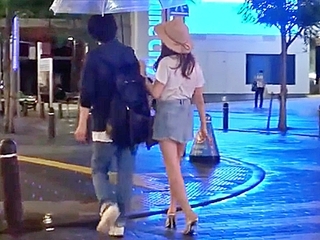 〈素人〉カップルNTR企画！彼氏とイチャつく美女にバイブ＆電マ責めしてメス汁飛び散らせて他人棒でパコってる