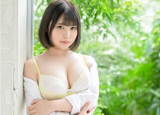 清純さあふれる１８歳の黒髪ショートお姉さんがＡＶデビュー♡むっちり美巨乳ボディを手マンにフェラで疼かせて即ハメＳＥＸで絶頂