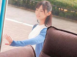 【マジックミラー号】めちゃくちゃ可愛い大学生をMM号へ！質問に答えてる途中でいきなりデカチン挿入しちゃう！