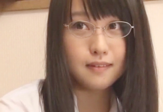 【幼馴染ｘだいしゅきホールド】「私…好きだよ？♡」密かに好きだった男子を助け、SEXしちゃうメガネ真面目系・制服美少女！