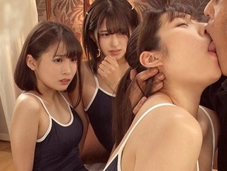 【渚みつき 枢木あおい 辻さくら】おじさんと援oセックスするスク水美少女！騎乗位でマンコをずらしハメして性的快感を堪能！