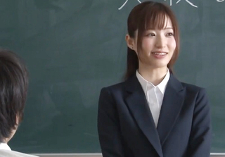 【女教師ｘ辱め】「いやっ！やめてっ！」スレンダー美乳おっぱいの可愛すぎる新人先生が放課後教室で生徒たちにまわされる！