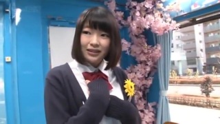 真実とあなたの欲望を映し出す！普通の人の女子校生がマジックミラー号でのえっちな企画でマッサージ機と杭打ちセックスのセックス！肉体は敏感でイヤラシく我慢できない性分！
