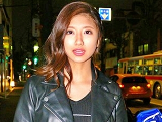 自宅取材でいきなり始まるAV撮影♥終電を逃して自宅まで送ります☆美乳素人を口説いて恥じらいSEX♡