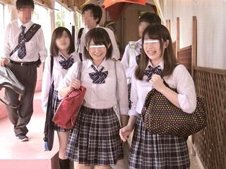 ＜女子校生＞部活合宿の禁欲生活に我慢限界のロリ巨乳JKが暴走！同級生を痴女誘惑…友達の絶倫デカチンをデカ尻騎乗位で弄び…