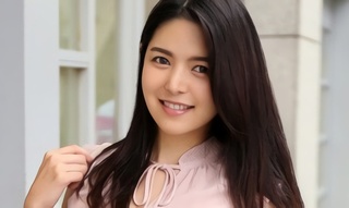 【相川いずみ】エキゾチックな顔立ちをしている美熟女(人妻)が欲求不満を解消するべくAV出演、男優と濃密不倫セックス！！