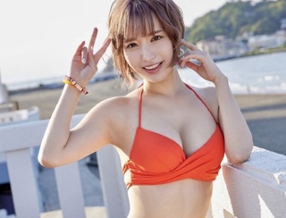 こんなデカパイGALとセックスしたい！たわわなオパイを見ながらのスマタで爆発寸前！