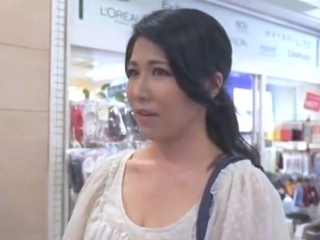 〖熟女ナンパ〗上品な社長夫人を口説いて、ご自宅訪問 旦那のいない間に背徳中出し