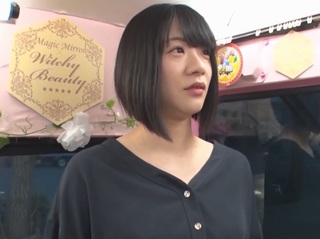 【四十路・人妻熟女】「そんなの無理よぉぉ♡」ムチムチ美乳おっぱいショートカット美魔女をナンパし公開オナニーを頼むｗ