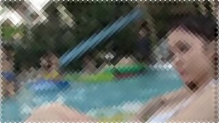 【巨乳】吉川あいみ プールサイドでナンパされそのまま水着を脱いで電マで激しくオメコをいじられてもう濡れ濡れなので木陰でフェラチオと立ちバックしちゃうIカップ爆乳娘