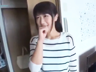 【素人】新婚奥様まさかのハメ撮り懇願！容赦なく出されちゃう