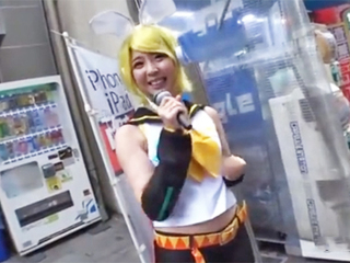笑顔のカワイイ秋葉原美女とイチャイチャしちゃって♡