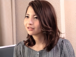 【人妻ナンパ】「ちょっとだけなら…」夫は医者だという美人な奥さん！おっとりな人妻が絶対に内緒ならとSEX！