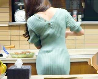 スタイル最高のエッチなドスケベ奥さんを不倫セックスハメまくり！パイパン美ボディを仰け反りアクメに完落ち