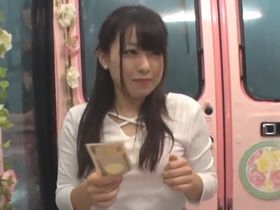 ナンパした高学歴女子大生に初めての素股をお願い！生チンポで擦って発情させて挿入！