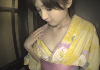 《SEX旅行》「挿れて…♥」スレンダー美乳おっぱいの綺麗なお姉さんに宿で露出させ、部屋でオイルぬるテカ交尾が抜けるｗ