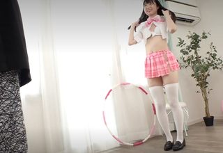 【つるぺたロリ】「あんあん♡気持ちぃ♡」スレンダーちっぱい・微乳おっぱいの現役アイドルのイチャラブセックスが抜ける！