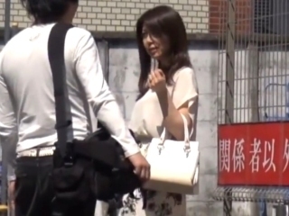 〖熟女ナンパ〗形の良いバストにフル勃起 口内射精しちゃいました