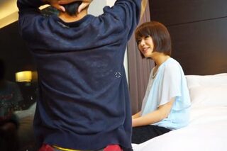 〈人妻ナンパ〉ちょっと強引に誘われてほろ酔い気分。ホテルでハメられて中出しに奥さん、呆 然！ww